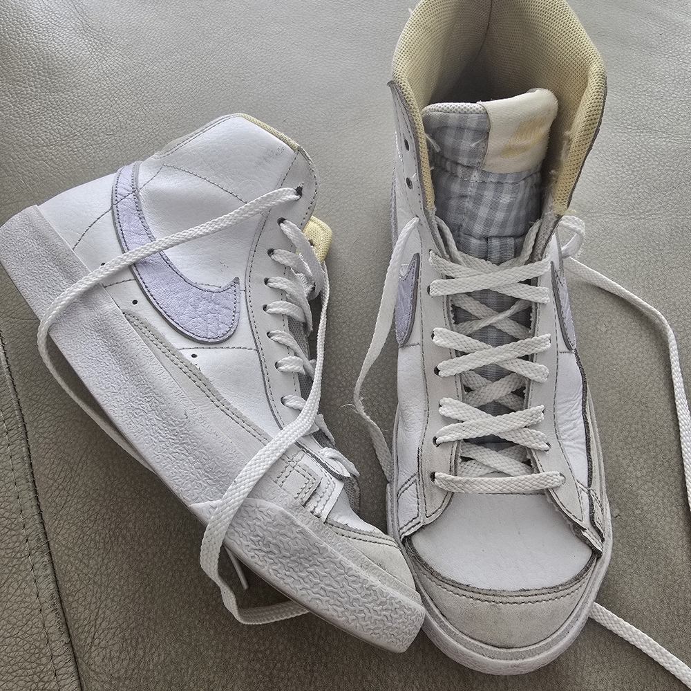 Nike Women's White and Cream Sneakers